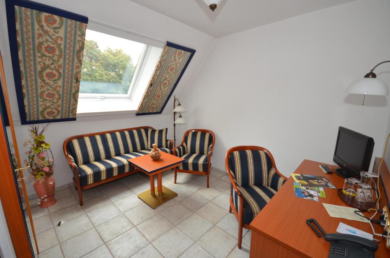 Hotel Parkschloesschen Maasdorf  Exteriér fotografie